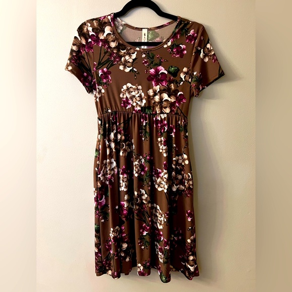 Vanilla Bay Dresses & Skirts - Viola Floral baby doll pocket dress in size Small